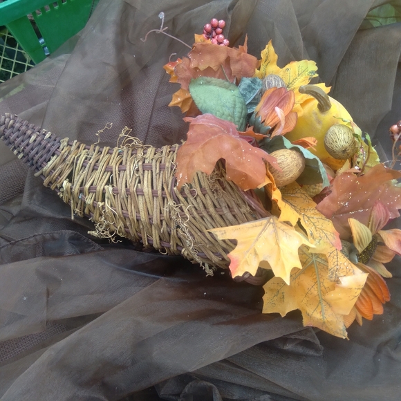 5 cornucopia baskets with faux fall arrangements - Picture 16 of 16